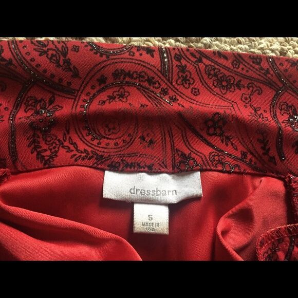 Beautiful jacket by Dressbarn in size small - Picture 3 of 3